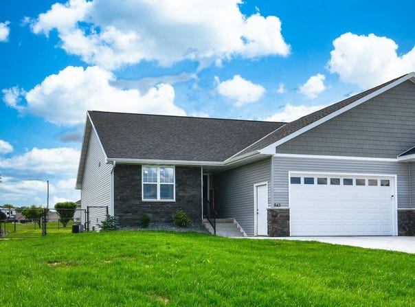 843 RED HAWK Drive, PULASKI, WI 54162