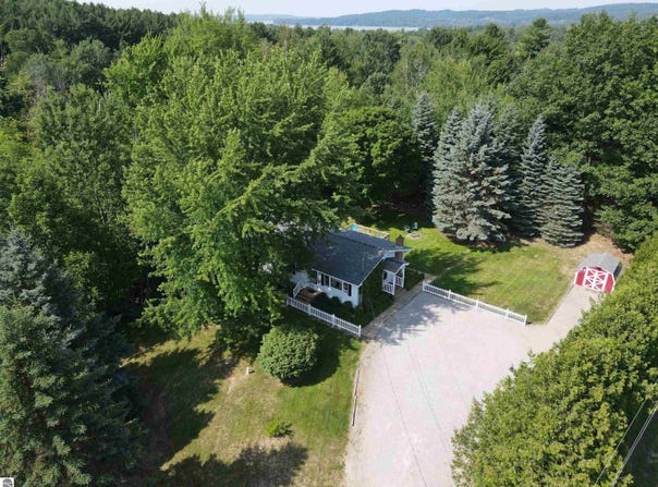 62 S French Road, Lake Leelanau, MI 49653