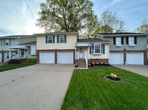 15 Cobblestone Lane, Huntington, WV 25705