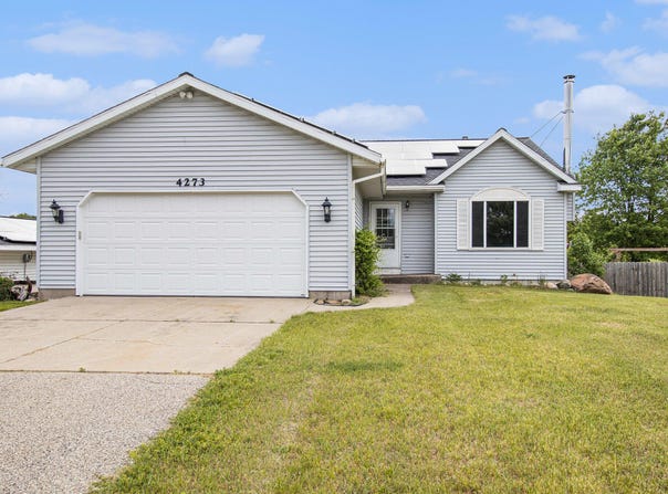 4273 20th Street, Dorr, MI 49323
