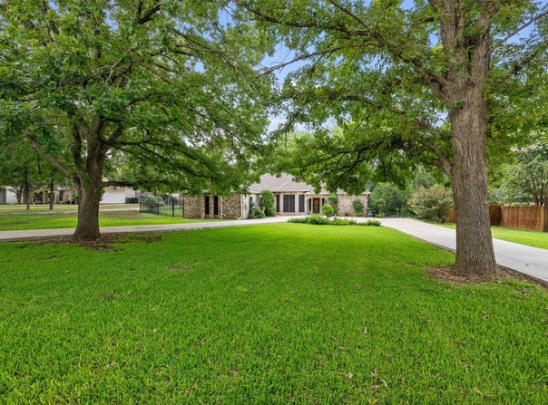 713 Mountain View DR, San Marcos, TX 78666