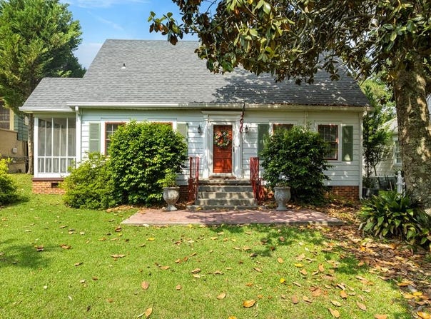 1323 Hill Dr, LAUREL, MS 39440