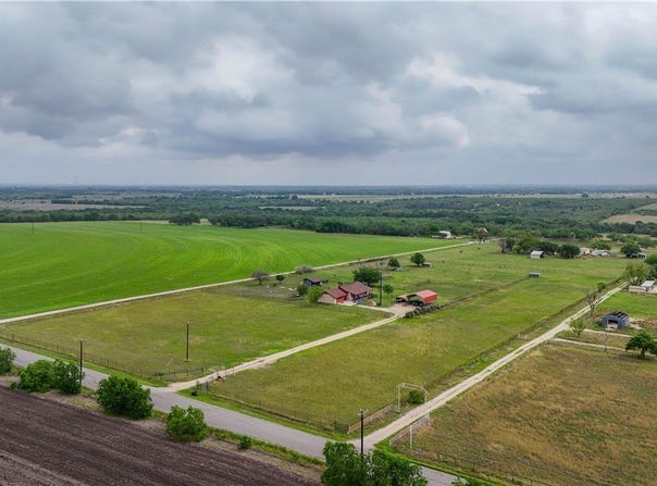 4220 Stapper Road, St Hedwig, TX 78152