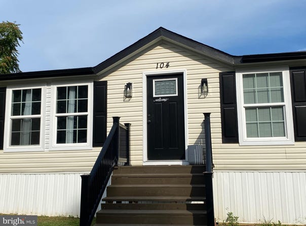 104 PRINCE CHARLES Lane, DUMFRIES, VA 22026