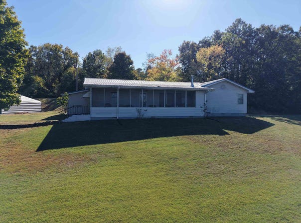3637 Round Springs Road, Clinton, AR 72031