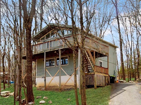 152 Fairview Drive, Dingmans Ferry, PA 18328