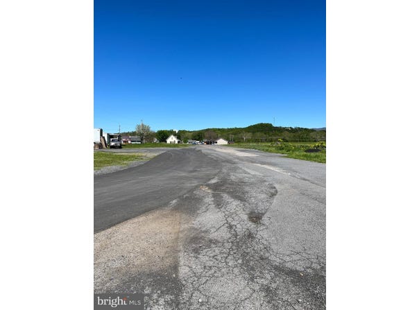 105 WALNUT STREET, MOOREFIELD, WV 26836