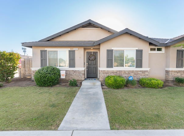 899 Creekview Street, Porterville, CA 93257
