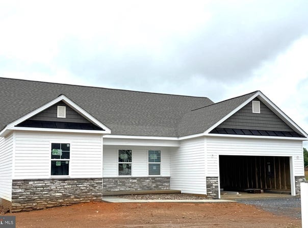 147 SANTIAGO CIRCLE, MARTINSBURG, WV 25403