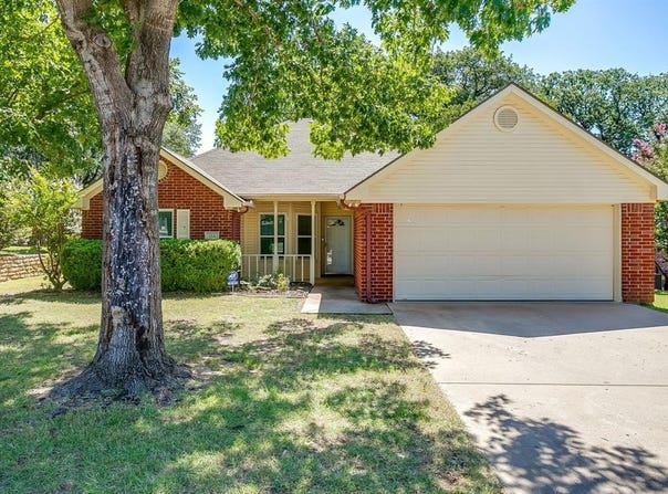 114 Whiterock Court, Weatherford, TX 76086