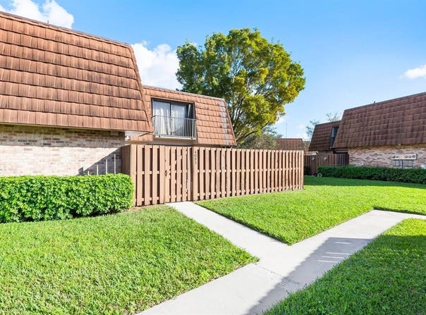 4093 Forest Hill Dr, Cooper City, FL 33026