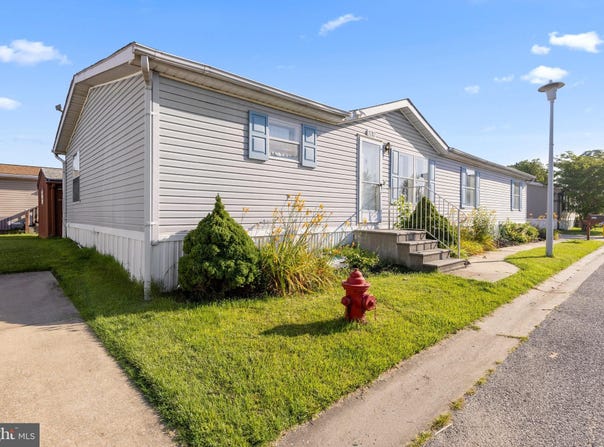 3202 DAHLIA LANE, MIDDLE RIVER, MD 21220