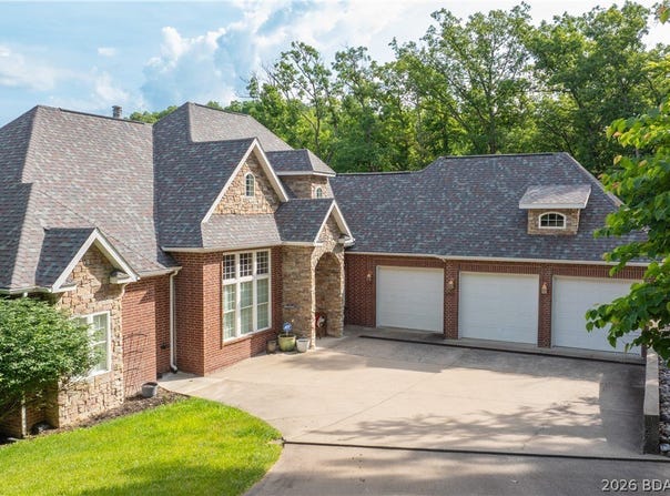 1883 Thunder Mountain Road, Camdenton, MO 65020