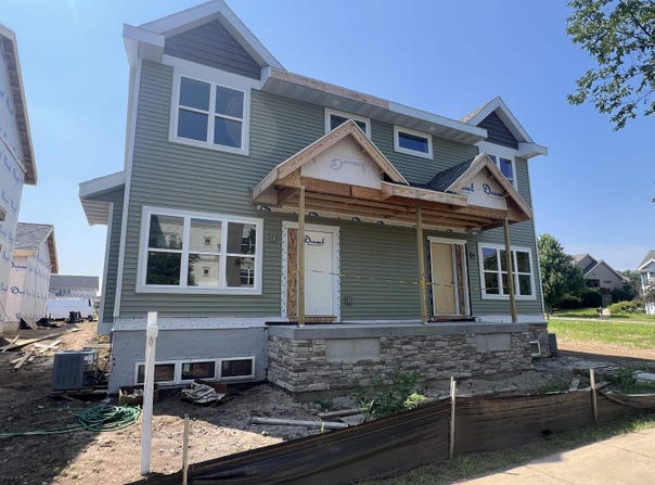 2811 Crinkle Root Drive, Fitchburg, WI 53711