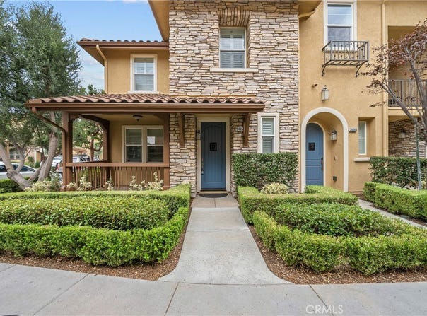 28495 Herrera, Valencia, CA 91354