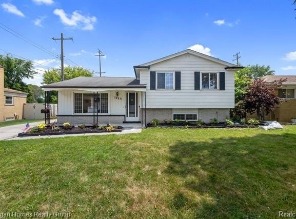 29521 Jacquelyn Drive, Livonia, MI 48154