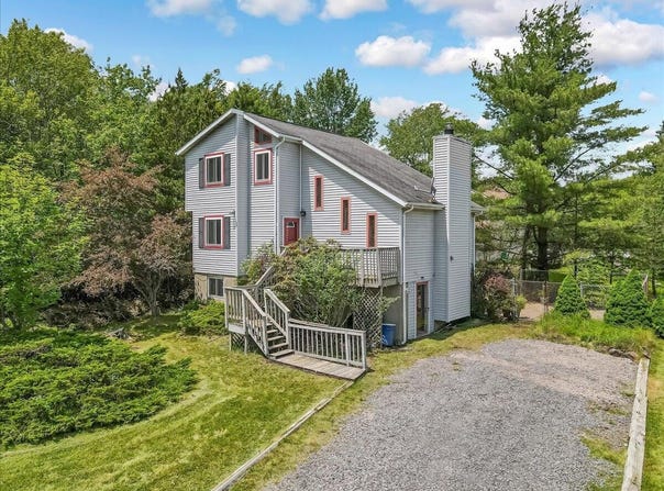 7693 Fawn Lane, Tobyhanna, PA 18466