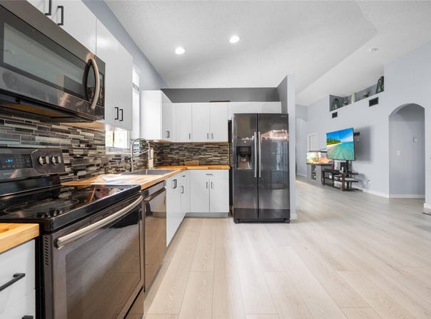 801 NW 130th Ave, Pembroke Pines, FL 33028
