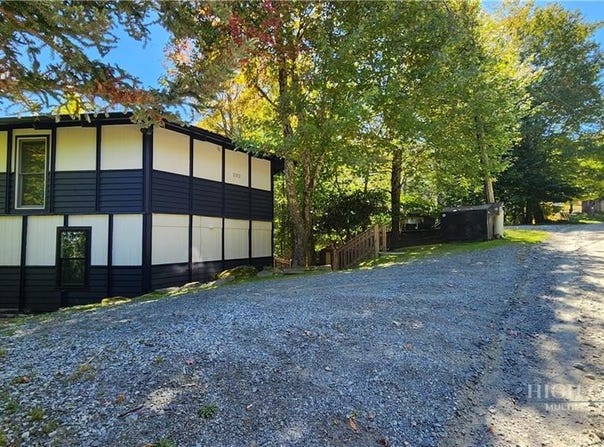 202 Birchwood Lane, Beech Mountain, NC 28604