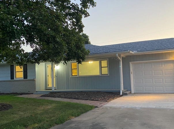 207 Kristine Avenue, Clinton, MO 64735