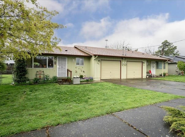 3542 3544 E St, Springfield, OR 97478