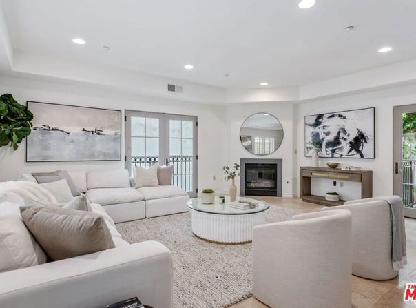 11633 Chenault Street 203, Los Angeles, CA 90049