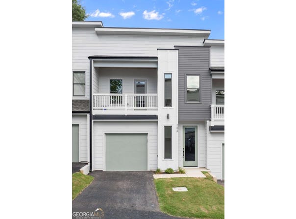 384 Forrest, Gainesville, GA 30501
