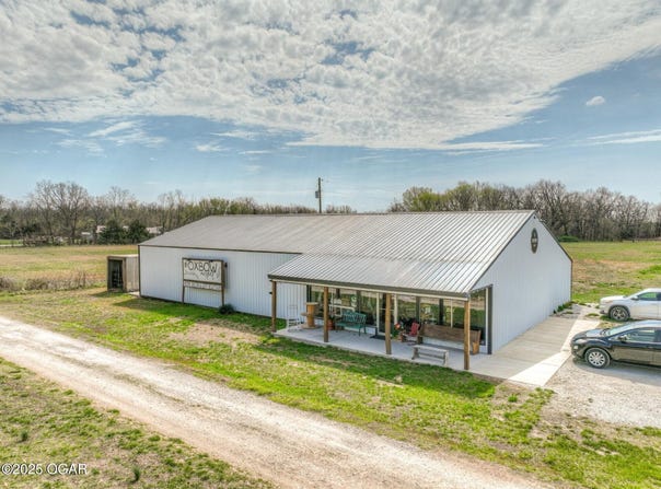 8637 Oxbow Lane, Neosho, MO 64850