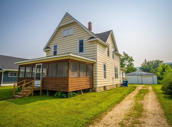302 Mill St N, Rushford, MN 55971