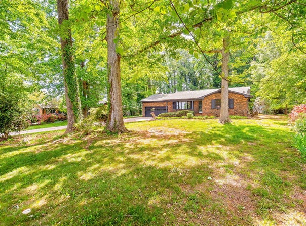 2509 Elderwood Lane, Burlington, NC 27215