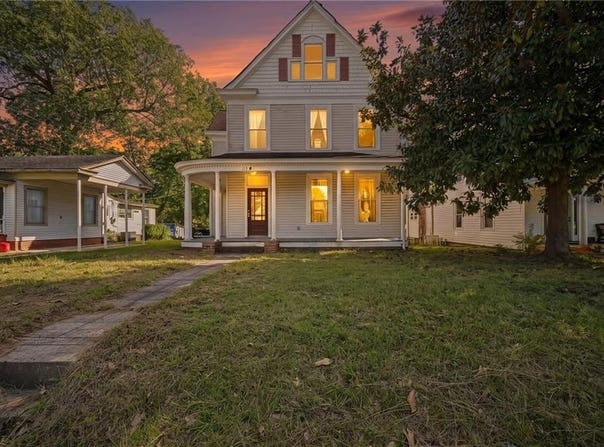 113 W Main Street, Wakefield, VA 23888