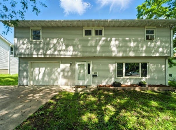 2001 12th Street, Eldora, IA 50627