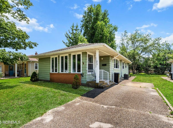 21 Christiansted Street, Toms River, NJ 08757