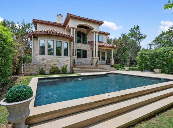 27 Autumn Oaks Drive, The Hills, TX 78738