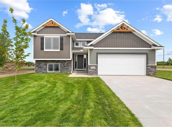 724 Margaret Lane NE, Isanti, MN 55040