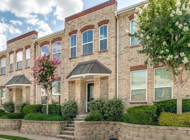 204 Lily Lane, Lewisville, TX 75057