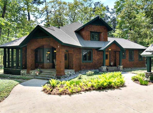 805 GLENN DRIVE, HARBOR SPRINGS, MI 49740