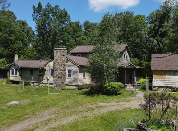 156 Mozzette Road, Canadensis, PA 18325