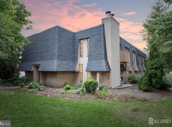 25 S Church Road, Maple Shade, NJ 08052
