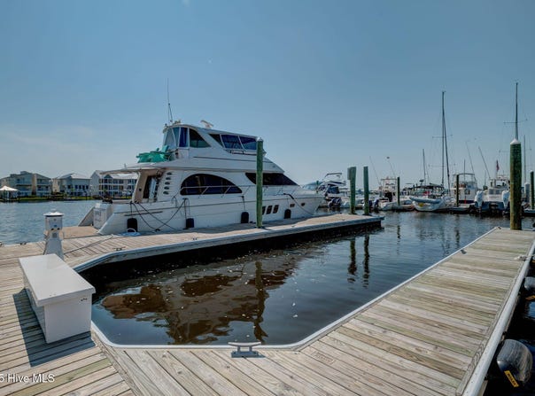 100 Spencer Farlow Drive, Carolina Beach, NC 28428