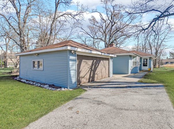 17015 Annetta Avenue, Hazel Crest, IL 60429