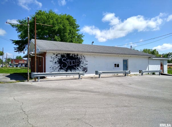 102 N 1ST Street, Vienna, IL 62995