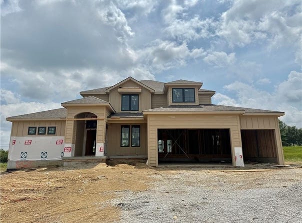 8325 NE 86th Terrace, Kansas City, MO 64158