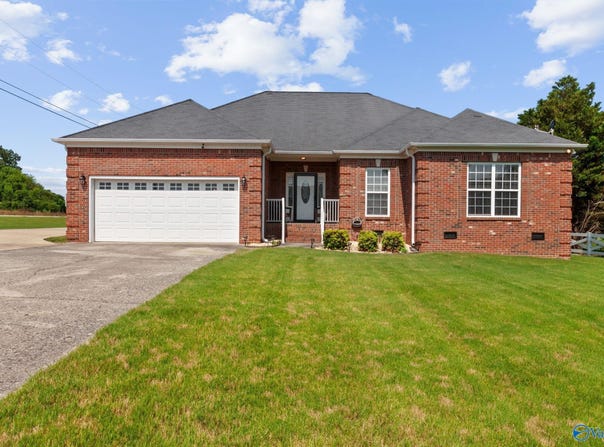 17017 Stone Valley Drive, Athens, AL 35611