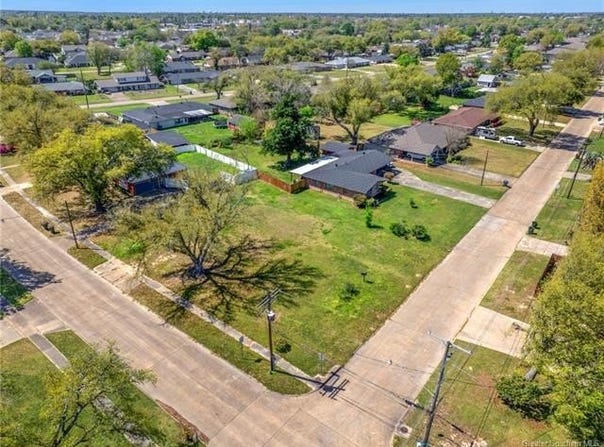 701 Contour Drive, Lake Charles, LA 70605