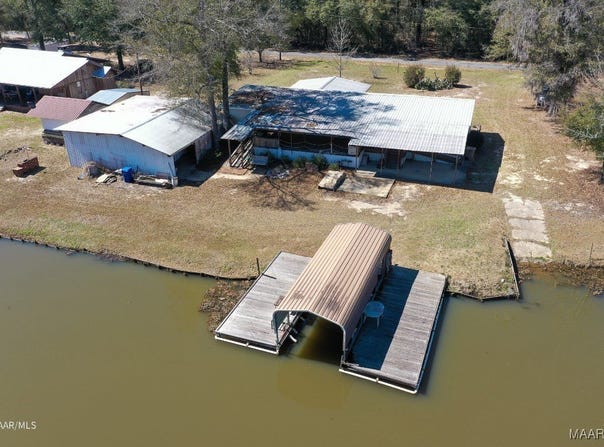 323 Hideaway Road, Camden, AL 36726