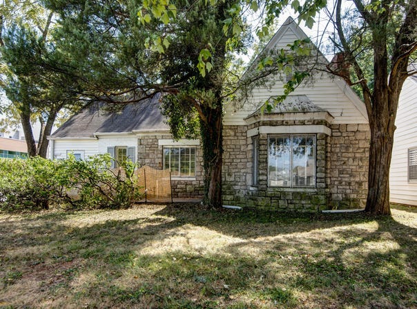 1126 E Sunshine Street, Springfield, MO 65807