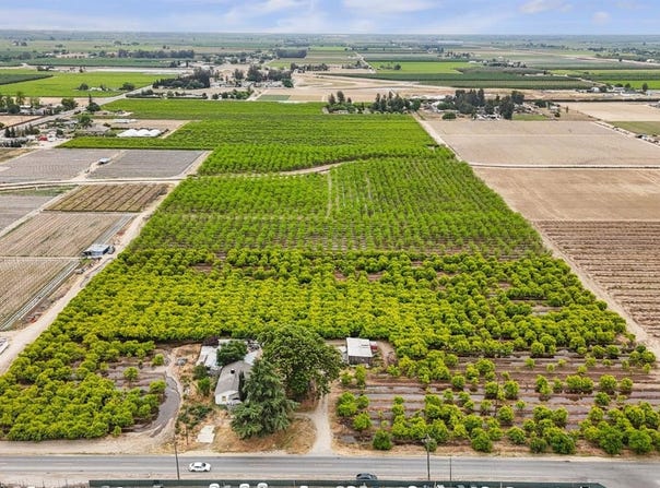 2801 American Avenue E, Fresno, CA 93725
