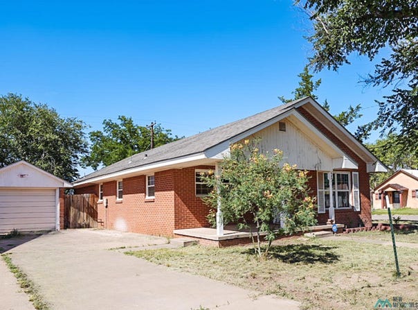 900 W 16th Lane, Portales, NM 88130