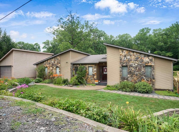 6001 Felstead Road, Evansville, IN 47712